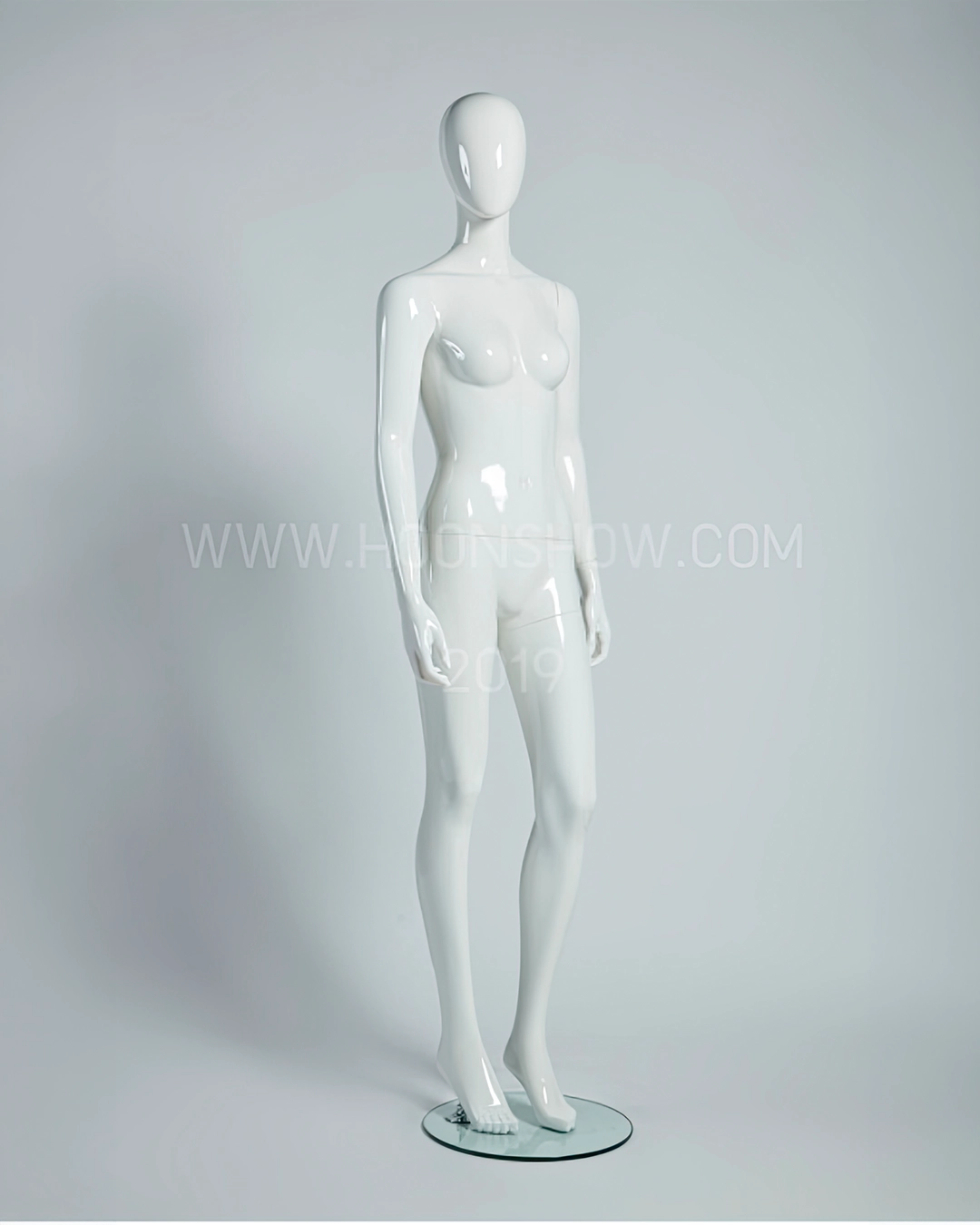 หุ่นไฟเบอร์กลาสหญิง สีขาวเงา เจาะน่อง Female (C02)